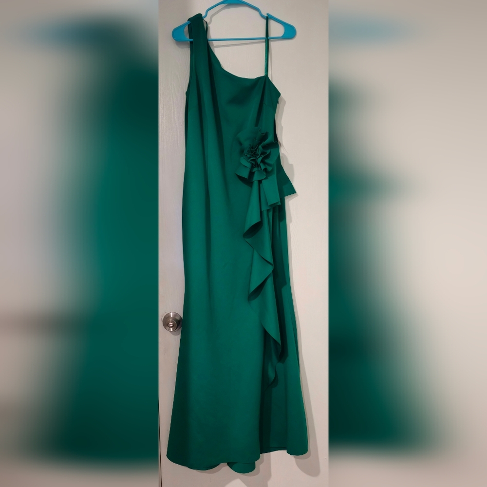 Jessica Howard One Shoulder Green Dress